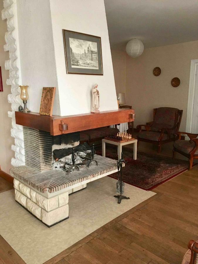 La grande maison de Carrouges Extérieur photo